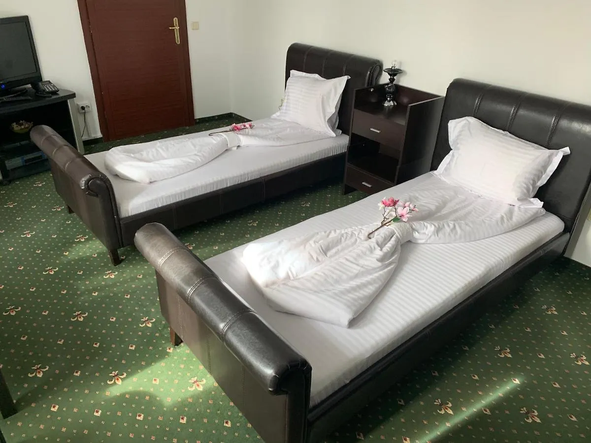 Pension La Noblesse Bucharest